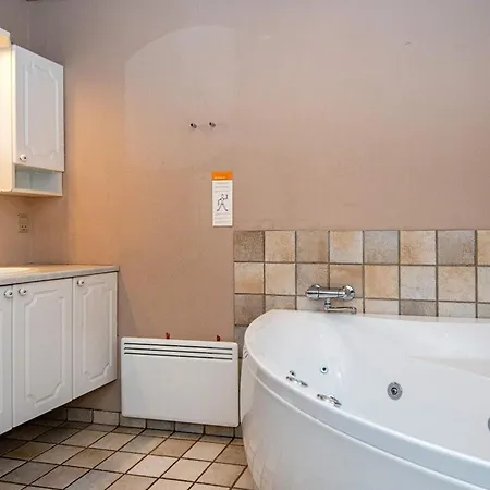 Four-bedroom In 6